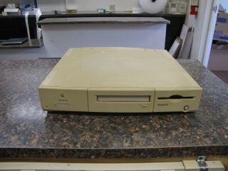 Vintage Apple Macintosh Performa 6118cd Computer M1596 With 500mb Hdd - Powers