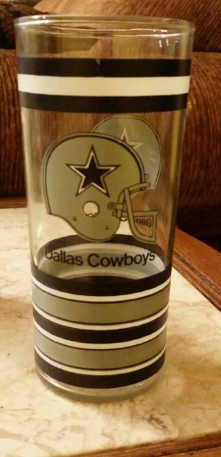 Dallas Cowboys Vintage Nfl 6.  25 " Tall Drinking Glass Tumbler Cup Mobil Helmet