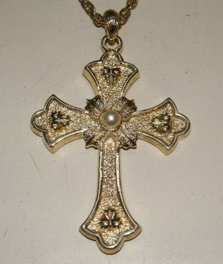 Vintage 1975 Sarah Coventry Limited Edition Cross Pendant Necklace W/faux Pearl