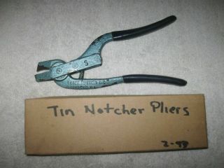 Vintage Roper Whitney Portable Sheet Metal Hand Notcher No.  141,  V - Shaped,  Usa