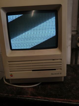 Apple Macintosh Se - 1mb Ram - 800k Drive - 20sc Hard Disk - M5011 Computer