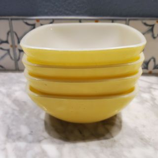 Set Of 4 Vintage Pyrex 410 12 Oz Square Bowls Yellow