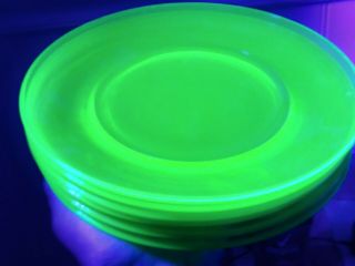 Set Of 6 Plates 7.  5 " Vaseline Glass Uranium Bright Uv Glow Vintage Antique