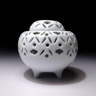 @UC27: Vintage Japanese White porcelain incense burner,  Koro,  Nabeshima ware 2