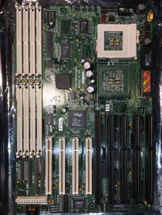 TYAN S1564 Socket 7 Pentium compatible PCI - ISA Motherboard (1995 - 97 Era) 2
