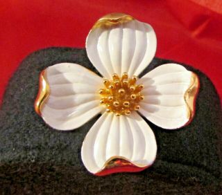 Stunning Vintage Trifari Dogwood White Enamel Flower Brooch Pin
