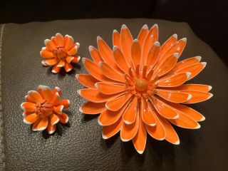 Large Vintage Enamel Flower Brooch Pin And Clip Earrings Orange And White 3 1/8”