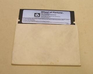 Wheel Of Fortune Third Edition By Share Data For The Apple Iie,  Iic,  Iigs