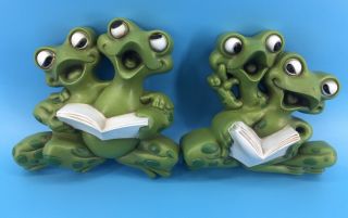 Burwood Products Vintage Plastic Frogs Singing Wall Hanging Plaque Set Of 2