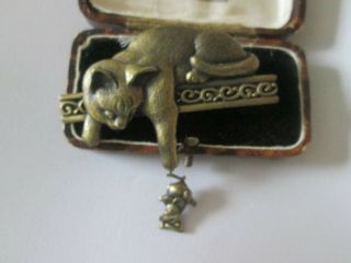 Vintage Signed Jj Cat Holding A Mouse Silver Tone Brooch Shawl Pin.