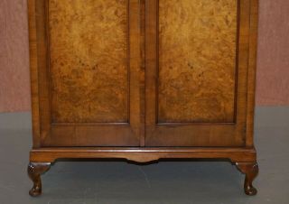 SMALL CIRCA 1930 ' S FIGURED WALNUT WARDROBE WITH INTERNAL DRAWERS PART OF SUITE 3