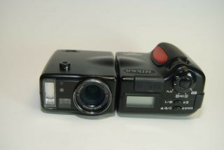 Vintage Nikon COOLPIX 950 2.  0MP Digital Camera 2