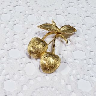 Vtg Sarah Coventry Golden Cherries Brooch Pin Gold Tone Signed Fruit