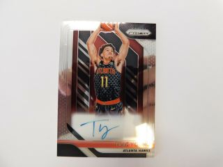 2018 - 19 Panini Prizm Silver - Trae Young - Rookie - Auto - Card Rs - Tyg