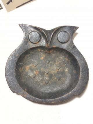 Vintage Mid Century Small Cast Iron Metal Owl Cigarette Ashtray Coin Dish