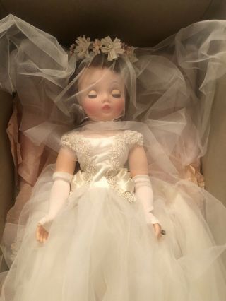 Madame Alexander Cissy Doll 21 " Vintage Bride With Veil,  Flowers,  Jewelry