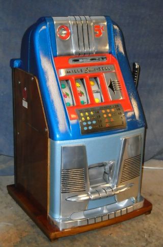 Mills 5 - cent BLUE BELL hi - top antique slot machine,  1946 3