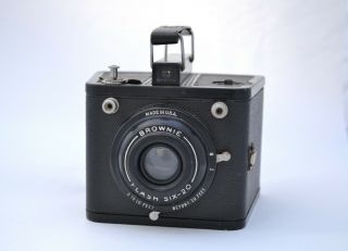 Eastman Kodak Brownie Flash Six 20 Vtg Retro Box Film Camera Antique