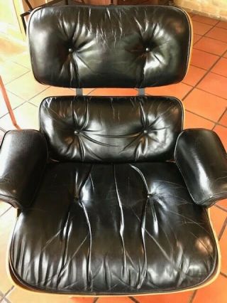 1976 Herman Miller Eames Lounge Chair and Ottoman (first of pair) 2