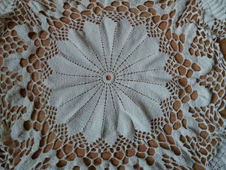 Antique Vintage Art Deco Handmade Round Crochet Lace White Tablecloth Runner 39 "