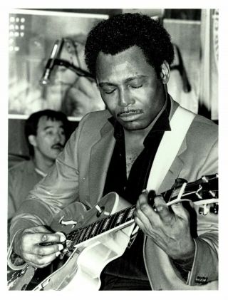 1980s George Benson Vintage Photo Jazz Guitarist Singer Gp