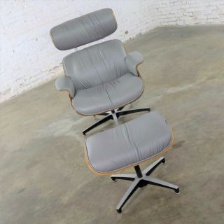 Mid Century Modern Plycraft Lounge Chair and Ottoman in Gray and Walnut 3