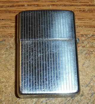 LATE 1940S/EARLY 1950S ZIPPO FULL SIZE LIGHTER WITH PINSTRIPE DESIGN 2