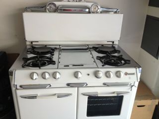 O ' Keefe and Merritt stove - fully restored.  4 burner,  Grillevator and oven. 2