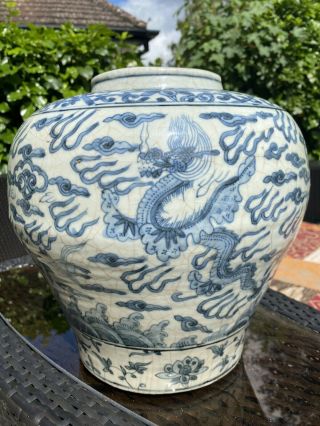 A Large 15/16th Century Ming Dynasty Chinese Crackle Glazed Blue And White Jar