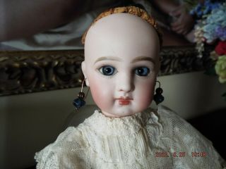 EARLY ANTIQUE DEPOSE JUMEAU DOLL,  CLOSED MOUTH,  STRAIGHT WRISTS. ,  5.  16 