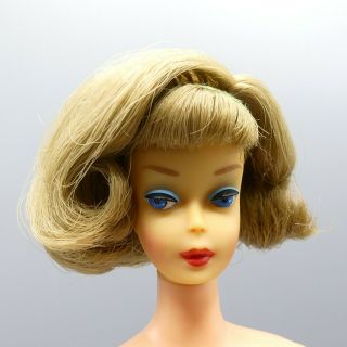 Barbie Vintage American Girl Pink Skin Side Part Ash Blonde 1070 De 1966