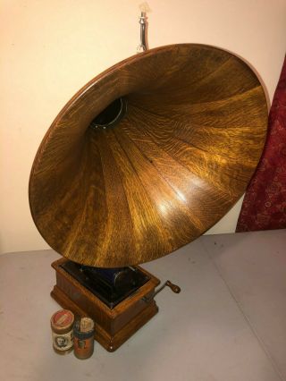 Antique 1908 Thomas Edison Standard Phonograph With Rare Cygnet Wooden Horn