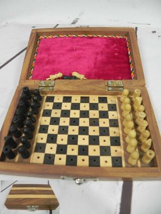 Vintage Jeu Echec De Voyage Handmade Hand Crafted Mini Bois Voyageur Chess Set