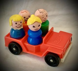 Vintage Fisher Price Little People - 4 - Seater Red Jeep W/ Mom,  Dad & Kids (990)
