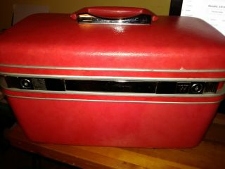 Vintage 1970 Samsonite Silhouette Red Pink Makeup Train Case Overnight Hard Bag