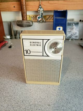 Vintage General Electric Transistor Radio A/m Handheld Portable Ge
