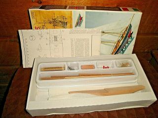 Vintage Mamoli Bluenose Sailboat Model Kit MM11 Made in Italy 2