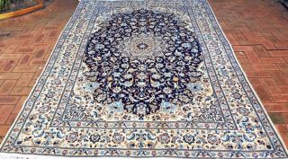Nain Authentic Hand - Knotted Wool And Silk Rug (200 Cm X 300 Cm)