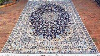 Nain Authentic Hand - Knotted Wool and Silk Rug (200 cm x 300 cm) 3