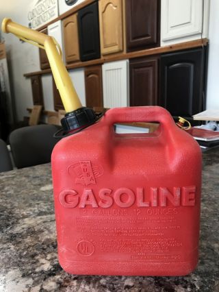 Vintage Red Plastic Chilton P20 Gas Can,  2 Gallons - 12 Ounces Made In Usa Pre Ban