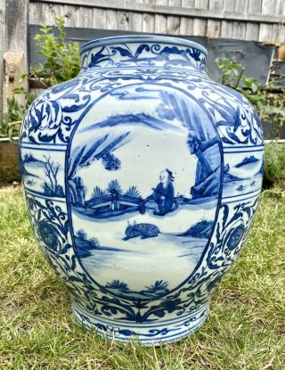 Transitional Period Chinese Antique Porcelain Jar With Figures 17th Centuries