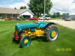 1941 Ford 9N Antique Tractor HI/LO 1 owner 640.  8 hours deere farmall 2