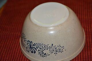 Vintage Pyrex Homestead Mixing Nesting Bowl 1 1/2 Quart 402