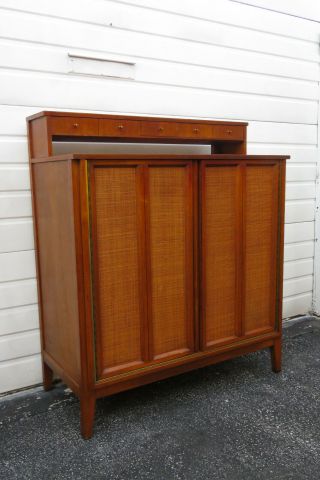 Mid Century Modern Tall Chest Of Drawers 1385