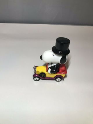 Vintage Top Hat Snoopy Car - Aviva,  United,  Syndicate Inc