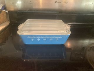 Vintage Pyrex Snowflake Garland Blue White Refrigerator Dishes Set W Lid