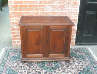 English Antique Oak Jacobean 2 Doors Cabinet / Linen Cabinet