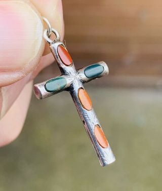 A Small Quality Antique Solid Silver Scottish Agate Set Cross,  Circa 1800s.