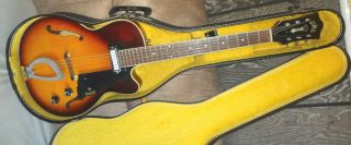 Vintage Guild Freshman M - 65 Hollow Body Electric Guitar 1967 24.  75 Scale