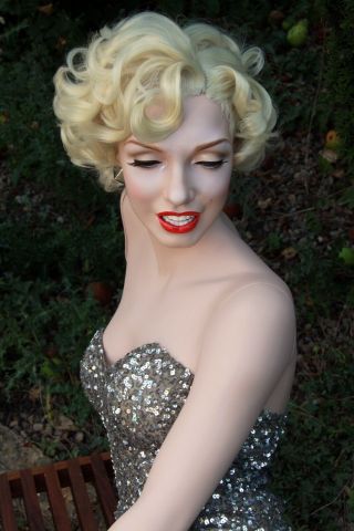 Marilyn Monroe Vintage Mannequin with Rootstein body 2